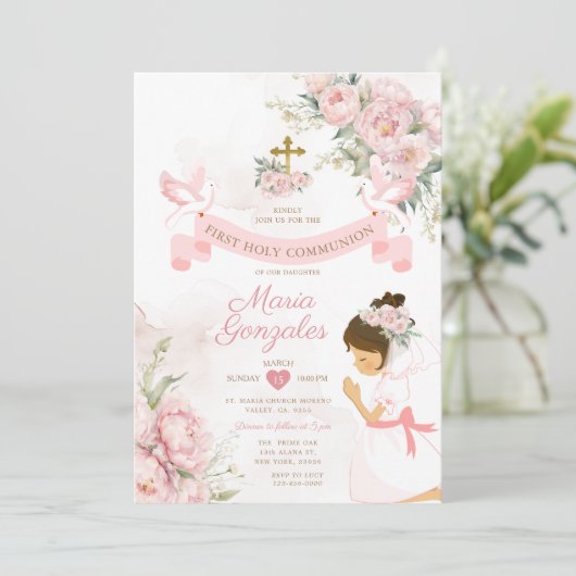 Meisje biddend Eerste Heilige Communie Roze Bloeme Kaart (Staand voorkant)