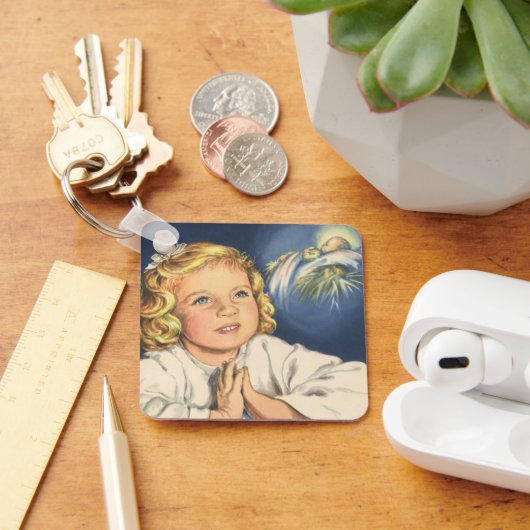 Meisje bidt aan Jezus Christus, beddengoed Sleutelhanger (Bureau)