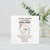 Meisje bidt tot jesuskruis eerste communie (Staand voorkant)