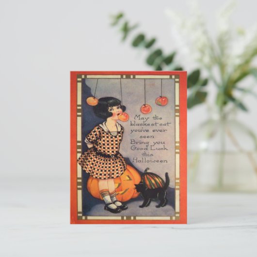 Meisje Bobbing Voor Appels Zwart Kat Pompoen Feestdagenkaart (Staand voorkant)