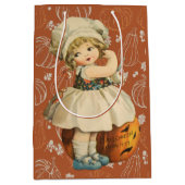 Meisje Carving Apple Halloween Medium Cadeauzakje (Voorkant)