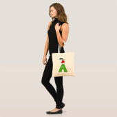 Meisje Dansen op Groene Brief Een Leuk Alfabet Tote Bag