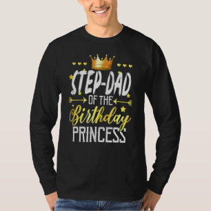 Meisje dat familie aanpast t-shirt