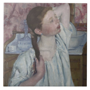 Meisje dat haar haar haar haar schikt, 1886 (olie tegeltje
