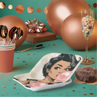 Meisje dat roze kauwgom bubbelblaas leuk en schatt papieren bordje