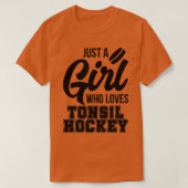 Meisje dat van Tonsil Hockey Volwassenmens Slogan  T-shirt (Design voorkant)