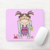 Meisje dat zich verplaatst naar Beach Tshirts en G Muismat (Met muis)