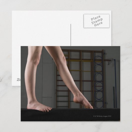 Meisje die op evenwichtsbalk lopen briefkaart (Voorkant / Achterkant)