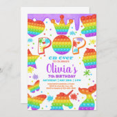 Meisje doet een uitnodiging voor het verjaardagsfe (Voorkant / Achterkant)