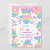 Meisje doet een uitnodiging voor het verjaardagsfe (Voorkant)