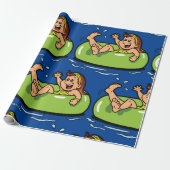 Meisje drijft in een binnenbuis cadeaupapier (Uitgerold)