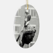 Meisje en haar duif keramisch ornament (Rechts)