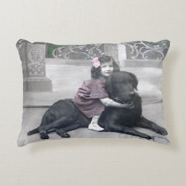 Meisje en haar hond accent kussen