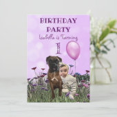 Meisje en haar hond eerste verjaardag kaart (Staand voorkant)