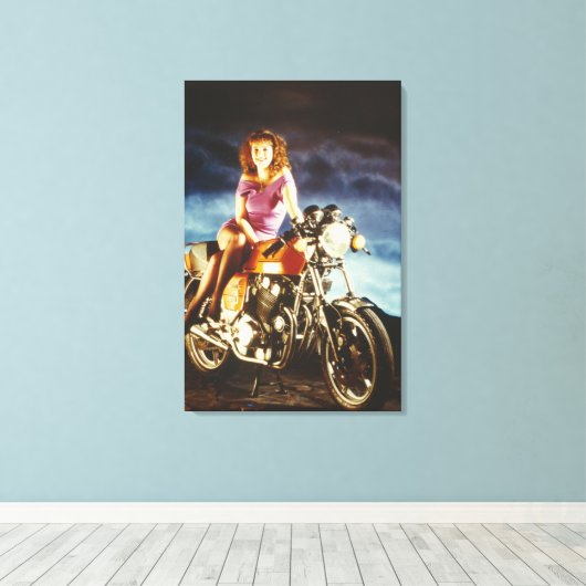 Meisje en Motorfiets Canvas (Insitu (Houten vloer))