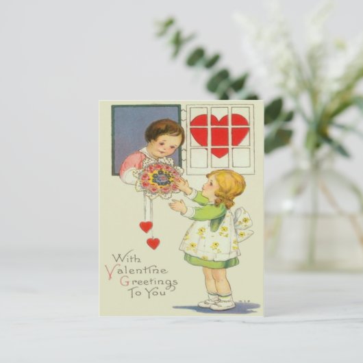  Meisje Geven Boeket van Bloemen Valentijn Feestdagenkaart (Staand voorkant)