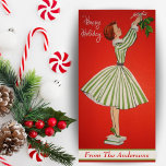 Meisje Hanging Mistletoe Custom Christmas Feestdagenkaart<br><div class="desc">Deze schattige midden-eeuw vintage kerstkaart is voorzien van een jonge dame die op haar tippy tenen staat om een takje maretak op te hangen. Personaliseer door jouw namen of familie aan de voorzijde van de kaart toe te voegen en het bericht op de achterzijde aan te passen en/of jouw namen...</div>