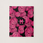 Meisje heet roze basketballen patroon monogram legpuzzel (Verticaal)