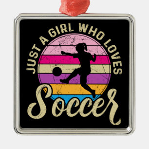 Meisje houdt van voetbal kleurrijke zonsondergang metalen ornament