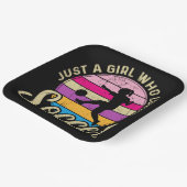 Meisje houdt van voetbal kleurrijke zonsondergang papieren bordje (Gebogen)