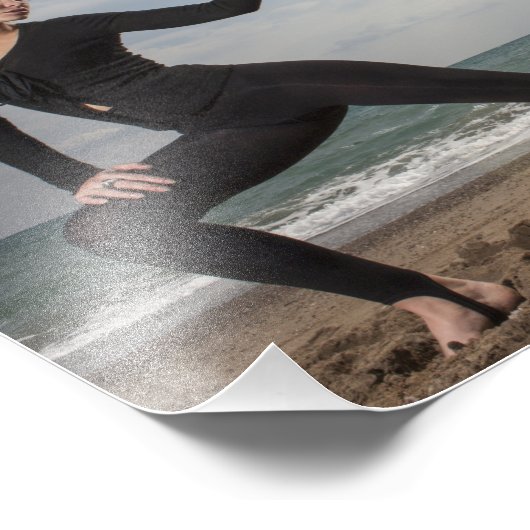 Meisje in Beach in Black spandex draag Foto Afdruk (Hoek)