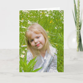 Meisje in Daisy Field denkt aan jou Kaart