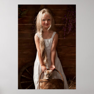 Meisje in een Barn met een keuken in een mand Poster
