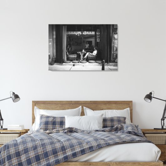 Meisje in een Cafe en Koffie Tijd - Straat Foto Canvas Afdruk (Insitu (Slaapkamer))