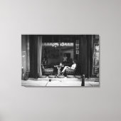 Meisje in een Cafe en Koffie Tijd - Straat Foto Canvas Afdruk (Voorkant)