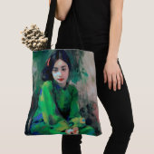 Meisje in groene jurk tote bag (Dichtbij)