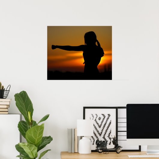 Meisje in Karate Sunset Poster (Thuiskantoor)