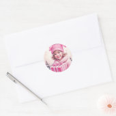  meisje in roze met geschenkdoos ronde sticker (Envelop)