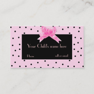 Meisje is  in roze roze contactkaartje