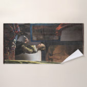 Meisje leest een brief in een open venster, Vermee Badhanddoek (Badhanddoek)