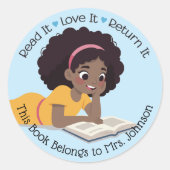 Meisje lezen boek leraar klaslokaal bibliotheek la ronde sticker (Voorkant)