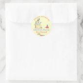 Meisje lezen naar pop afgerond boekenplaat ronde sticker (Tas)