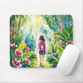 Meisje loopt in oerwoud Mousepad Muismat (Met muis)