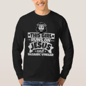 Meisje loopt op Jezus en Balsamic. T-shirt (Voorkant)