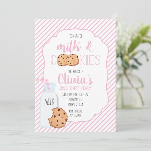 Meisje Melk en Cookies Roze Verjaardag Uitnodiging (Staand voorkant)
