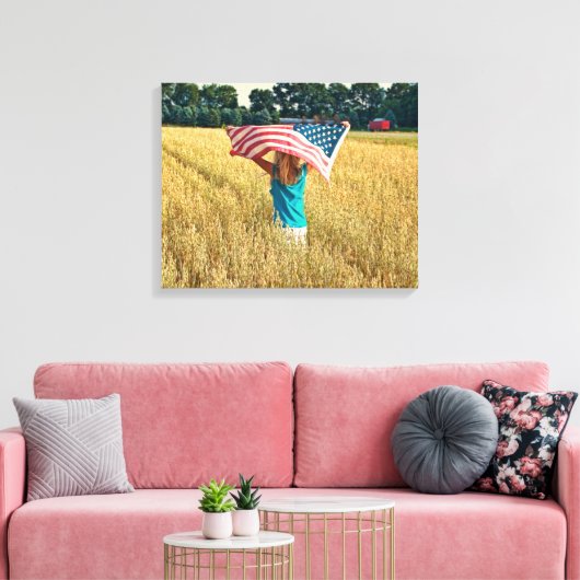 Meisje met Amerikaanse vlag Canvas Afdruk (Insitu (Woonkamer))