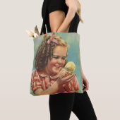 meisje met Baby Chick, blij kind glimlachend Tote Bag (Dichtbij)