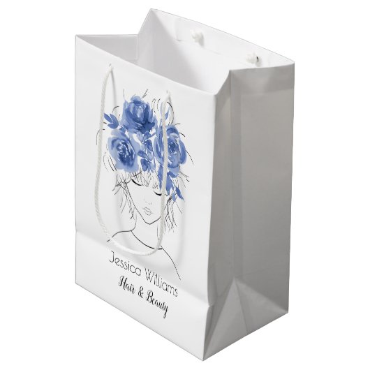 meisje met blauwe waterverf rozen-Floral Medium Cadeauzakje (Voorkant Gekanteld)