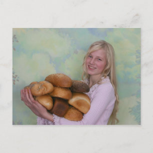 Meisje met brood briefkaart