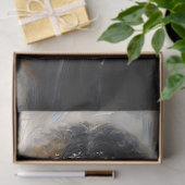 Meisje met bruine huid en engel met zwarte vleugel tissuepapier (Geschenk)