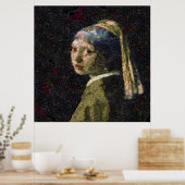 Meisje met een aardbei die een fijne kunstspuit ve poster (Keuken)