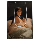 Meisje met een medaillon (door Gerolamo Induno) Medium Cadeauzakje (Achterkant)