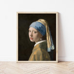 Meisje met een parel oorbel | Johannes Vermeer Poster<br><div class="desc">Meisje met de parel (ca. 1665) | Origineel kunstwerk van de Nederlandse barokschilder Johannes Vermeer (1632-1675). Vermeer staat bekend om het schilderen van taferelen uit de middenklasse. De meeste van zijn werken bevinden zich in dezelfde kamers van zijn eigen huis. Hij was in zijn leven geen bijzonder beroemde of rijke...</div>