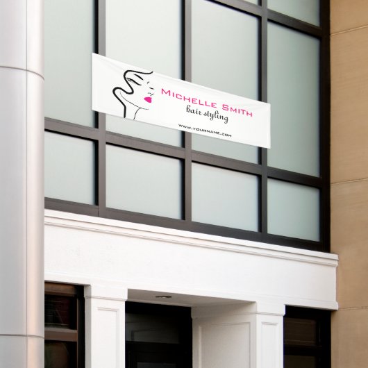 Meisje met gegolfd haar Hairstyling-brandpictogram Spandoek (Buitenkant Gebouw)