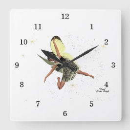 Meisje met gele wandklok