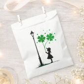 Meisje met geluksklaver bedankzakje (Geknipt)